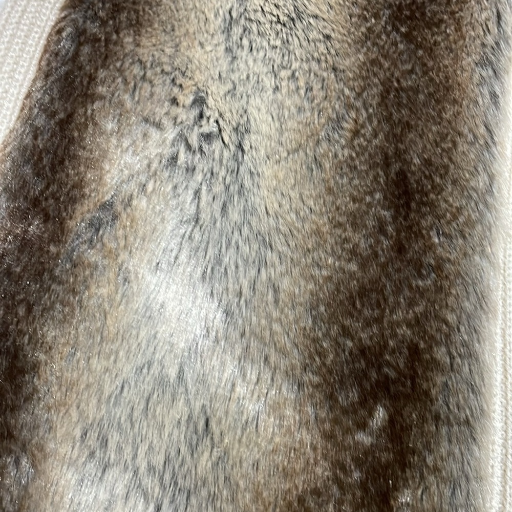 Liz Claiborne-Soft Faux Fur Sweater Knit Long Vest-M-#0058 - Picture 8 of 10